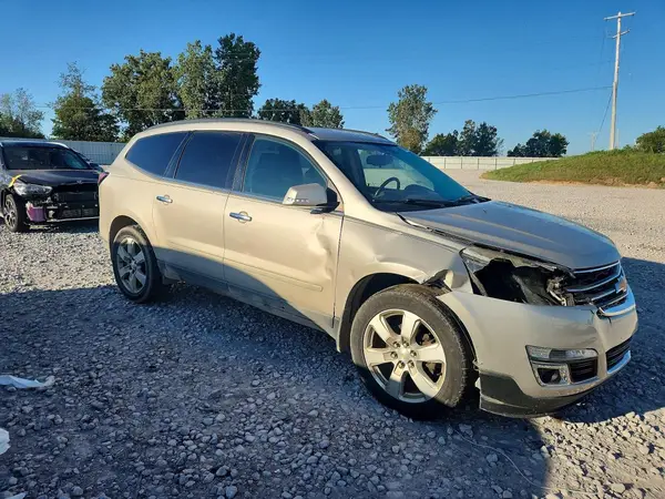1GNKVGKD8HJ232152 — 2017 Chevrolet Traverse, фото 4 с аукциона Copart, Передняя часть