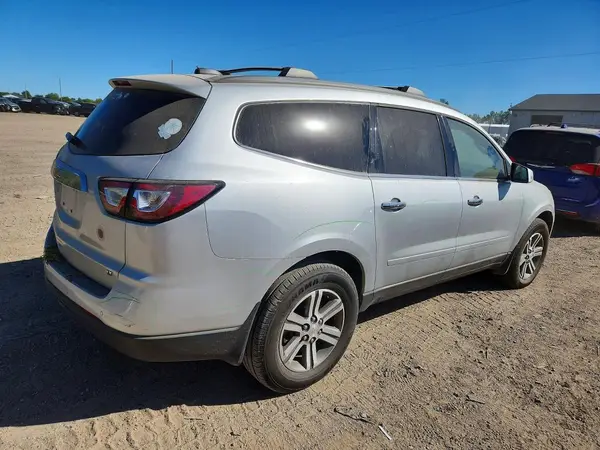 1GNKVGKD8HJ171479 — 2017 Chevrolet Traverse, фото 3 с аукциона Copart, Передняя часть