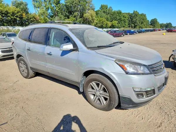 1GNKVGKD8HJ171479 — 2017 Chevrolet Traverse, фото 4 с аукциона Copart, Передняя часть