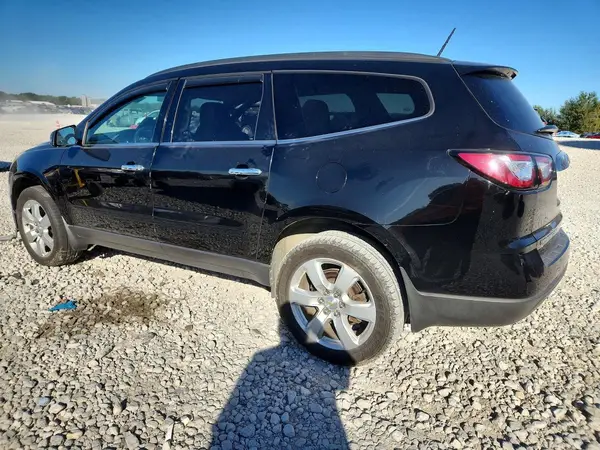 1GNKVGKD7HJ324093 — 2017 Chevrolet Traverse, фото 2 с аукциона Copart, Боковая часть