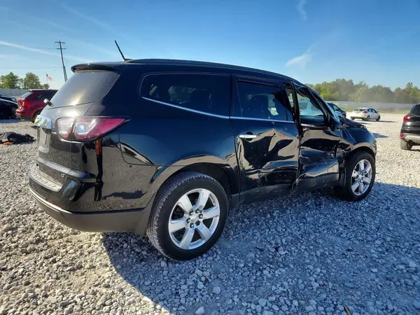 1GNKVGKD7HJ324093 — 2017 Chevrolet Traverse, фото 3 с аукциона Copart, Боковая часть