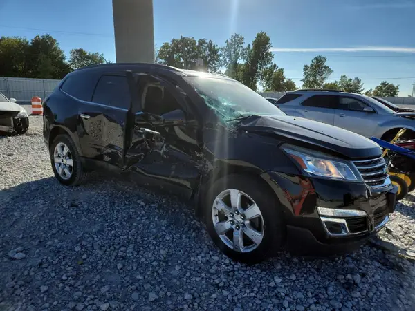 1GNKVGKD7HJ324093 — 2017 Chevrolet Traverse, фото 4 с аукциона Copart, Боковая часть