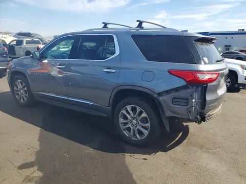2018 Chevrolet Traverse VIN 1GNERKKW6JJ270300 фото 2