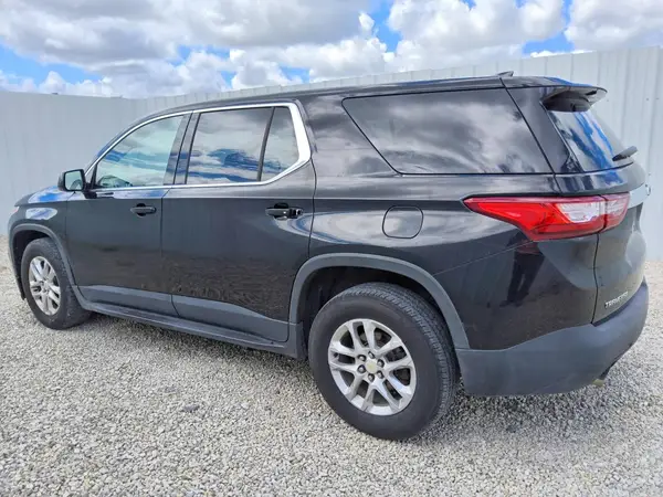 1GNERFKW2JJ260029 — 2018 Chevrolet Traverse, фото 2 с аукциона Copart 29.09.2026, Мелкие вмятины и царапины