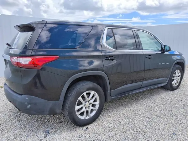 1GNERFKW2JJ260029 — 2018 Chevrolet Traverse, фото 3 с аукциона Copart 29.09.2026, Мелкие вмятины и царапины