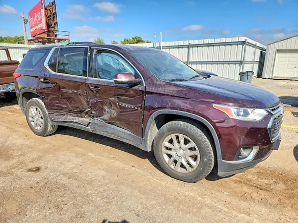 1GNEVGKW6JJ131082 — 2018 Chevrolet Traverse, фото 4 с аукциона Copart, Боковая часть
