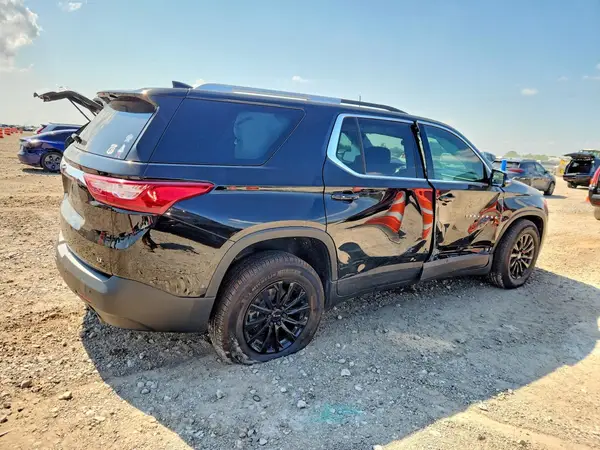 1GNEVGKWXJJ211324 — 2018 Chevrolet Traverse, фото 3 с аукциона Copart, Боковая часть