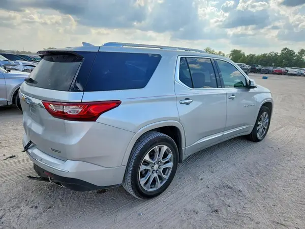 1GNERKKW9JJ136560 — 2018 Chevrolet Traverse, фото 3 с аукциона Copart, Задняя часть