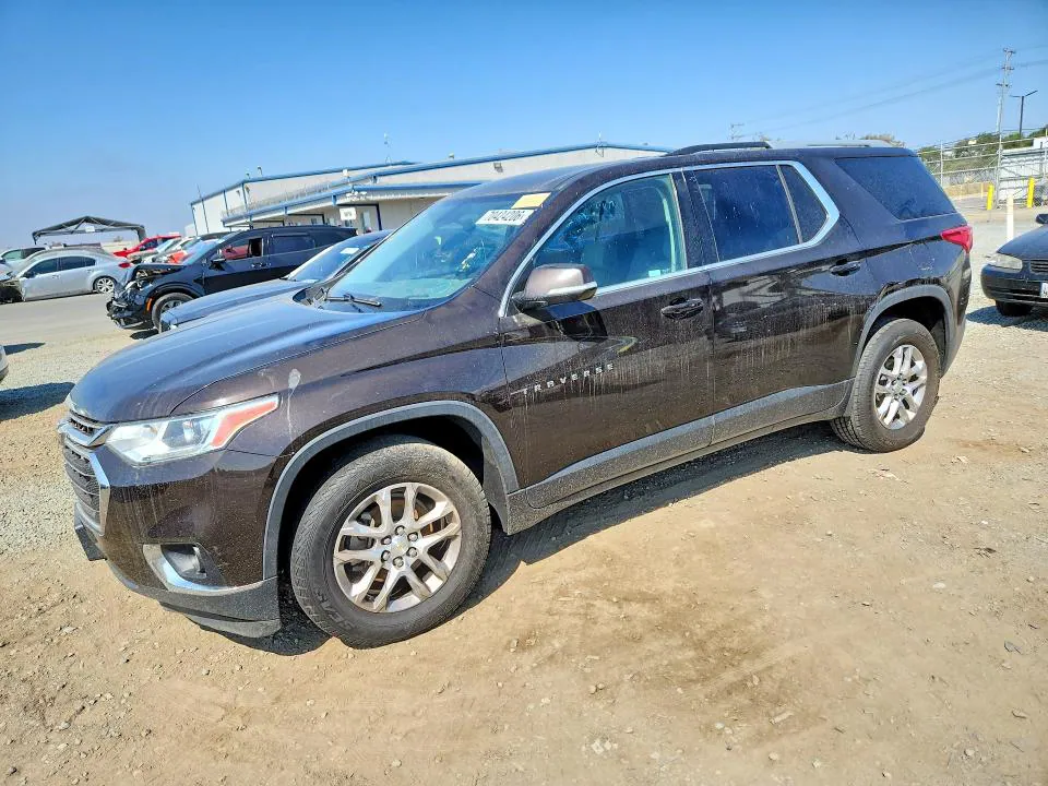2018 Chevrolet Traverse VIN 1GNERGKW7JJ197385 фото 1