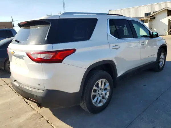1GNERGKW8JJ104986 — 2018 Chevrolet Traverse, фото 3 с аукциона Copart, Боковая часть