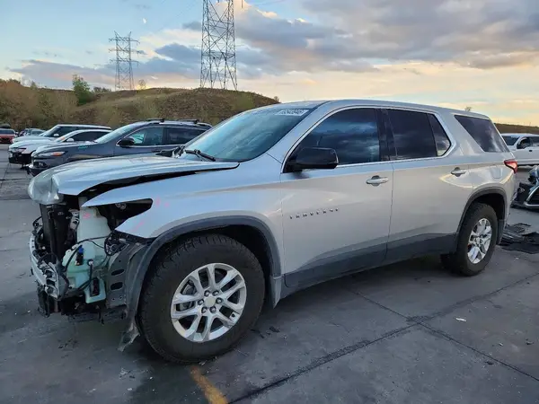 1GNEVFKW3KJ148384 — 2019 Chevrolet Traverse, Град (Hail), фото до ремонта