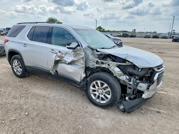 1GNERGKW3KJ180777 — 2019 Chevrolet Traverse, фото 4 с аукциона Copart, Передняя часть
