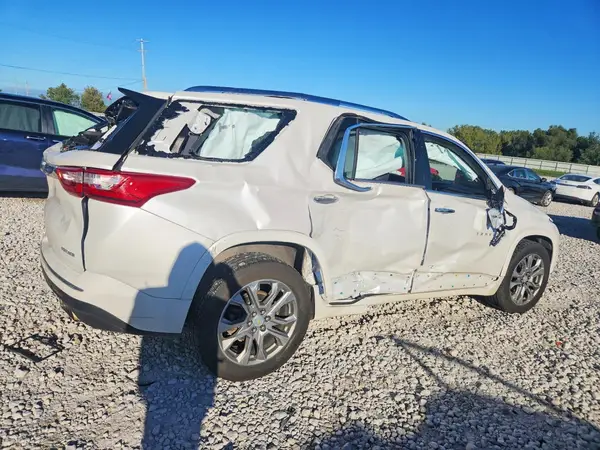 1GNEVKKW8KJ127071 — 2019 Chevrolet Traverse, фото 3 с аукциона Copart, Опрокидывание