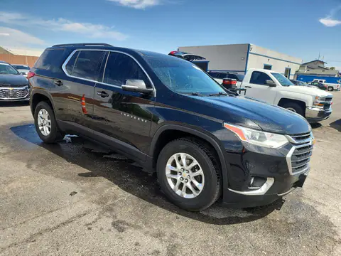 1GNERGKW3LJ213942 — 2020 Chevrolet Traverse, фото 4 с аукциона Copart 30.09.2026, Мелкие вмятины и царапины