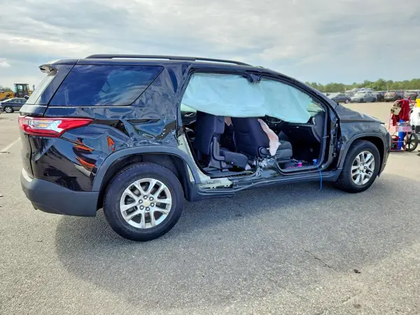1GNEVGKW5LJ326741 — 2020 Chevrolet Traverse, фото 3 с аукциона Copart, Опрокидывание