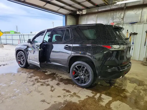 1GNEVKKW0LJ143203 — 2020 Chevrolet Traverse, фото 2 с аукциона Copart, Передняя часть