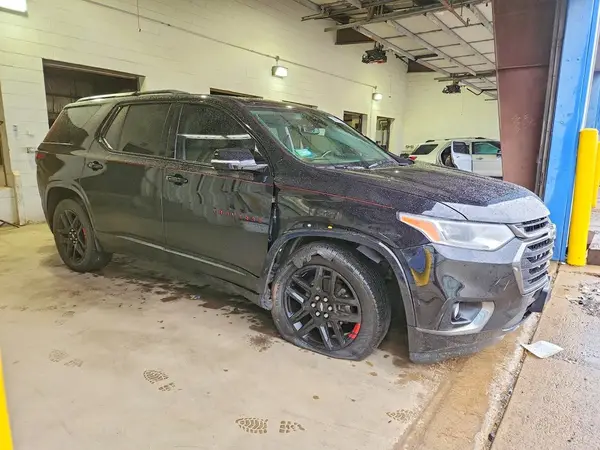 1GNEVKKW0LJ143203 — 2020 Chevrolet Traverse, фото 4 с аукциона Copart, Передняя часть