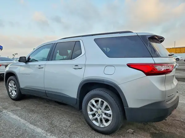 1GNERGKW9MJ264637 — 2021 Chevrolet Traverse, фото 2 с аукциона Copart 30.09.2026, Передняя часть