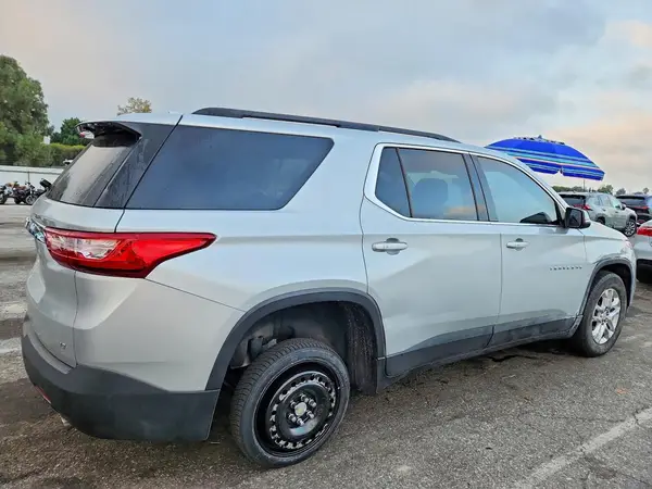 1GNERGKW9MJ264637 — 2021 Chevrolet Traverse, фото 3 с аукциона Copart 30.09.2026, Передняя часть