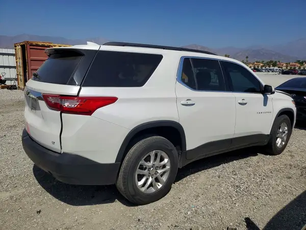 1GNERGKW8MJ155988 — 2021 Chevrolet Traverse, фото 3 с аукциона Copart, Передняя часть