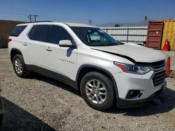 1GNERGKW8MJ155988 — 2021 Chevrolet Traverse, фото 4 с аукциона Copart, Передняя часть