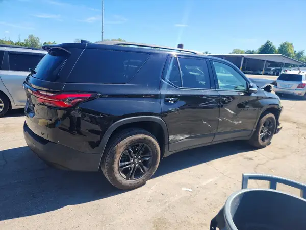 1GNEVGKW1NJ122022 — 2022 Chevrolet Traverse, фото 3 с аукциона Copart, Передняя часть