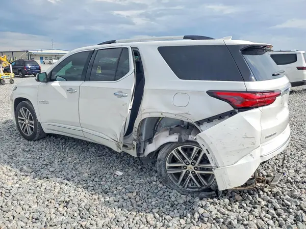 1GNERNKWXPJ214886 — 2023 Chevrolet Traverse, фото 2 с аукциона Copart, Боковая часть