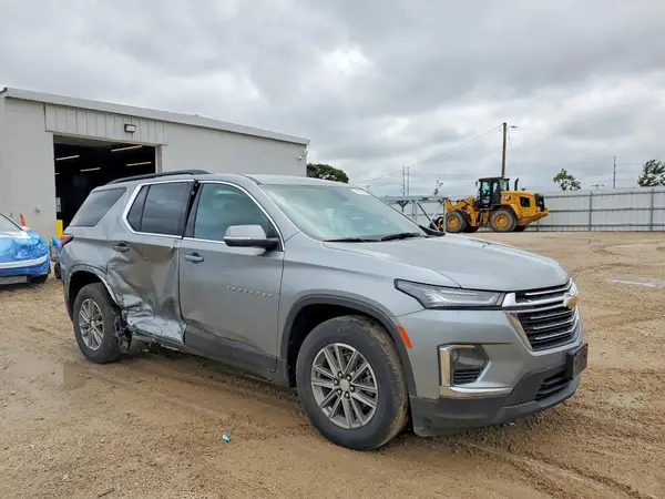 1GNETVKW3RJ129389 — 2024 Chevrolet Traverse, фото 4 с аукциона Copart, Боковая часть