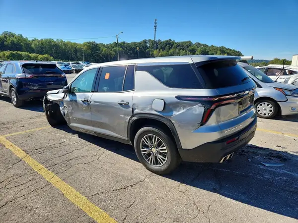 2024 CHEVROLET TRAVERSE VIN 1GNEVEKS4RJ212210 фото 2