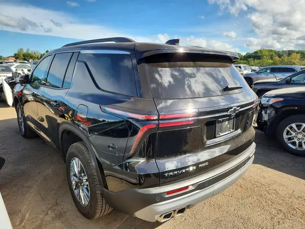 1GNEVGRS6SJ297185 — 2025 Chevrolet Traverse, фото 2 с аукциона Copart, Передняя часть