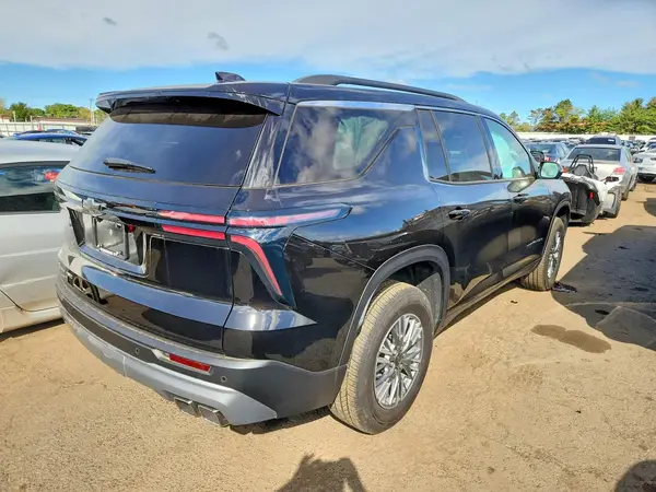 1GNEVGRS6SJ297185 — 2025 Chevrolet Traverse, фото 3 с аукциона Copart, Передняя часть
