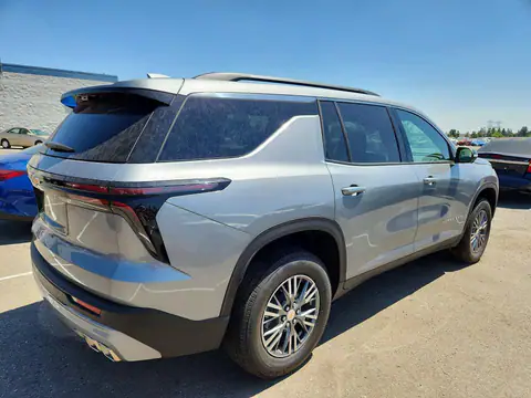 1GNERGKS9TJ206104 — 2026 Chevrolet Traverse, фото 3 с аукциона Copart 13.10.2026, Мелкие вмятины и царапины
