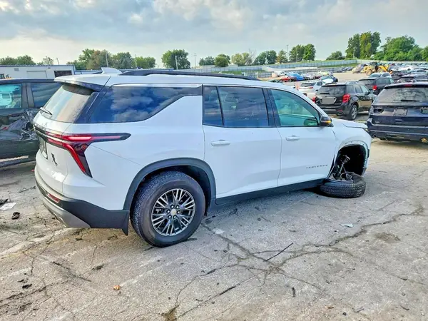 1GNEVGKS7TJ147596 — 2026 Chevrolet Traverse, фото 3 с аукциона Copart, Передняя часть