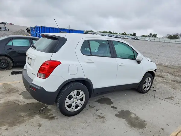 KL7CJKSBXGB760758 — 2016 Chevrolet TRAX, фото 3 с аукциона Copart, Передняя часть
