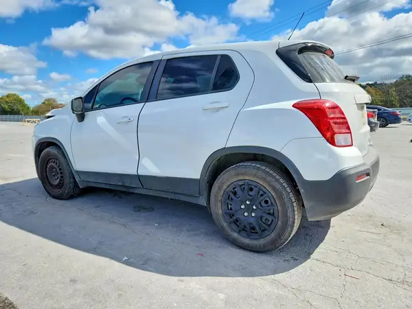 KL7CJKSB0GB614465 — 2016 Chevrolet TRAX, фото 2 с аукциона Copart, Передняя часть