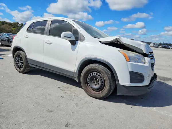 KL7CJKSB0GB614465 — 2016 Chevrolet TRAX, фото 4 с аукциона Copart, Передняя часть