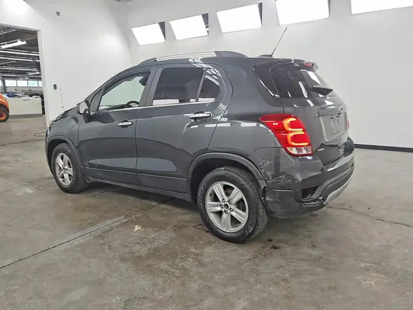 KL7CJLSB5JB706779 — 2018 Chevrolet TRAX, фото 2 с аукциона Copart 06.10.2026, Повреждения со всех сторон