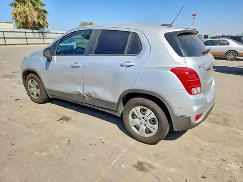 2018 Chevrolet Trax VIN 3GNCJKSB7JL313773 фото 2