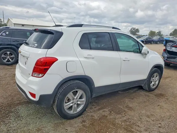3GNCJPSB4JL262228 — 2018 Chevrolet TRAX, фото 3 с аукциона Copart, Передняя часть