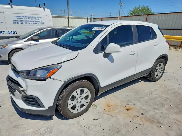 KL7CJKSB7JB628581 — 2018 Chevrolet TRAX, Передняя часть (Front End), фото до ремонта