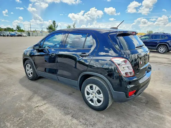 3GNCJKSB9KL154627 — 2019 Chevrolet TRAX, фото 2 с аукциона Copart 12.10.2026, Мелкие вмятины и царапины