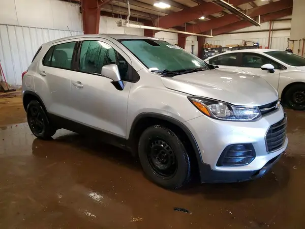 LSGCJKSB4KY001780 — 2019 Chevrolet TRAX, фото 4 с аукциона Copart, Передняя часть