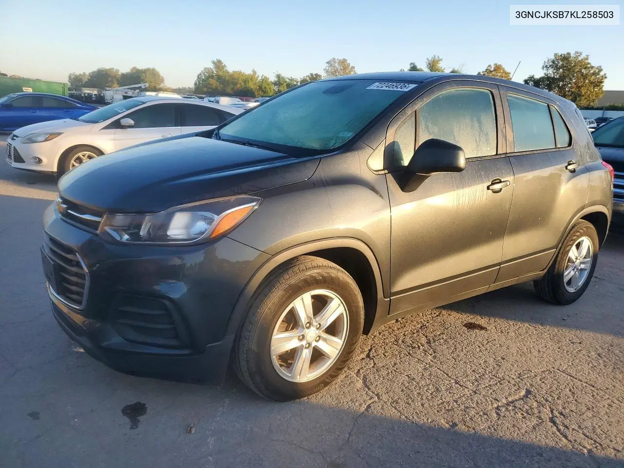 2019 Chevrolet Trax Ls VIN 3GNCJKSB7KL258503 фото 1