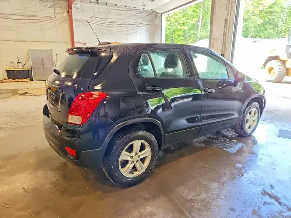 KL7CJNSB2LB085645 — 2020 Chevrolet TRAX, фото 3 с аукциона Copart, Передняя часть