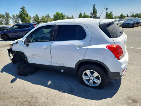 2020 Chevrolet Trax VIN 3GNCJKSB5LL329182 фото 2