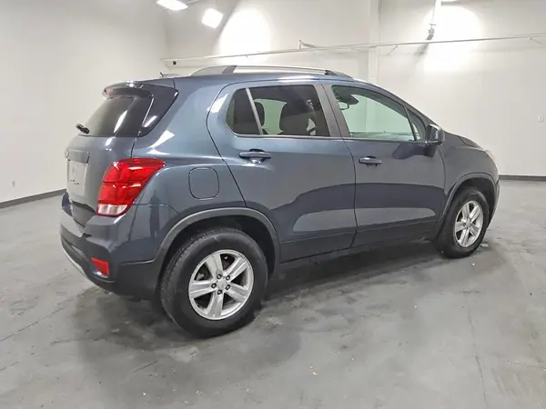 KL7CJPSB6MB339614 — 2021 Chevrolet TRAX, фото 4 с аукциона Copart 08.10.2026, Мелкие вмятины и царапины