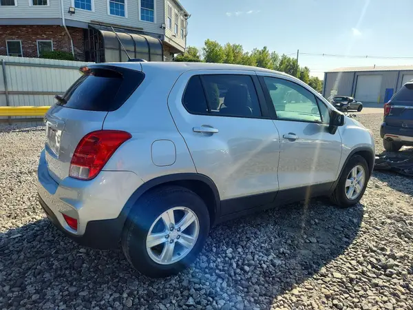 2021 CHEVROLET TRAX VIN KL7CJKSB3MB302717 фото 3