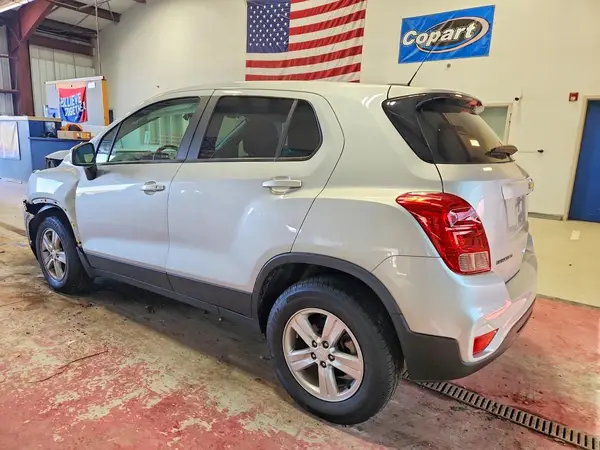 KL7CJNSM7NB544401 — 2022 Chevrolet TRAX, фото 2 с аукциона Copart, Передняя часть