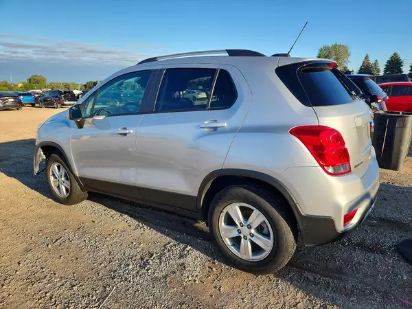 KL7CJPSMXNB528902 — 2022 Chevrolet TRAX, фото 2 с аукциона Copart, Передняя часть