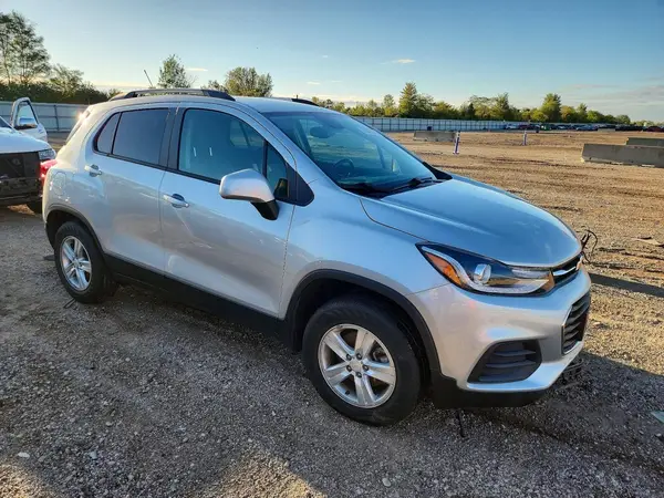KL7CJPSMXNB528902 — 2022 Chevrolet TRAX, фото 4 с аукциона Copart, Передняя часть